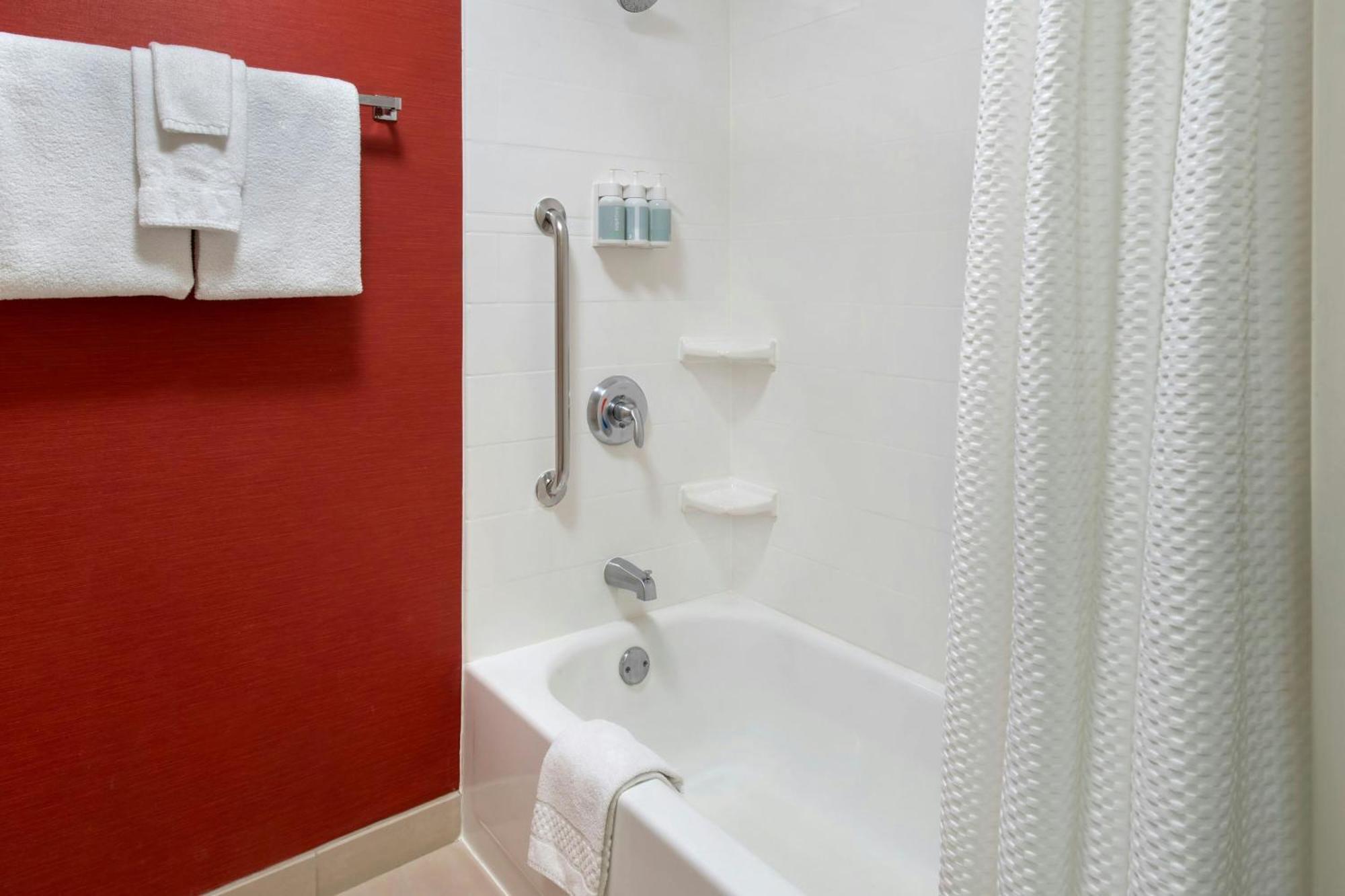 Courtyard By Marriott Mt. Laurel Hotel Mount Laurel Ngoại thất bức ảnh