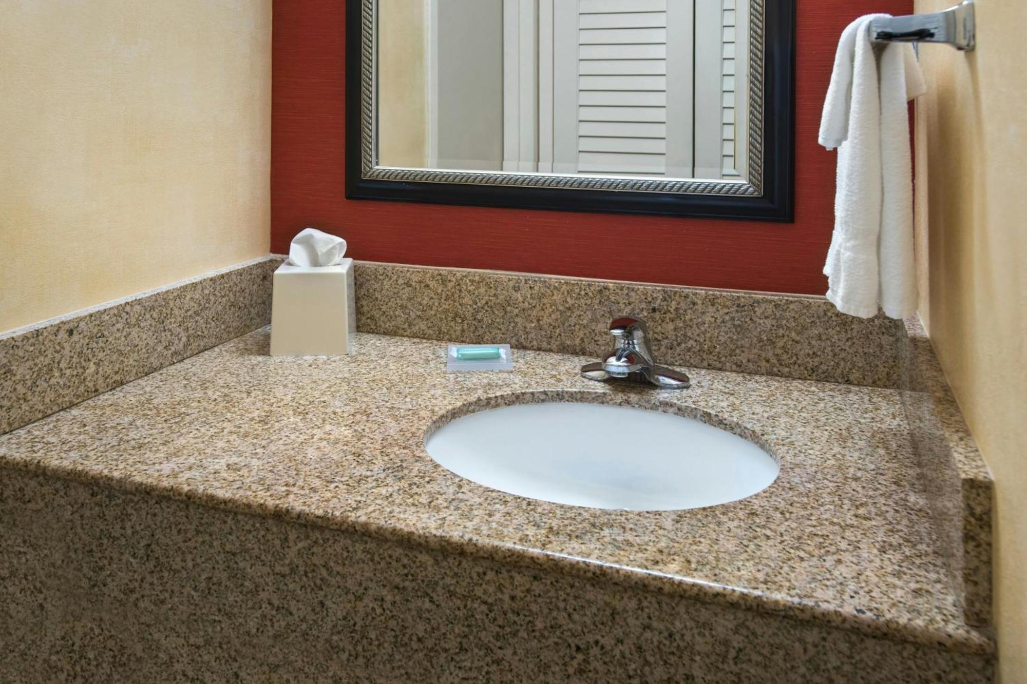 Courtyard By Marriott Mt. Laurel Hotel Mount Laurel Ngoại thất bức ảnh